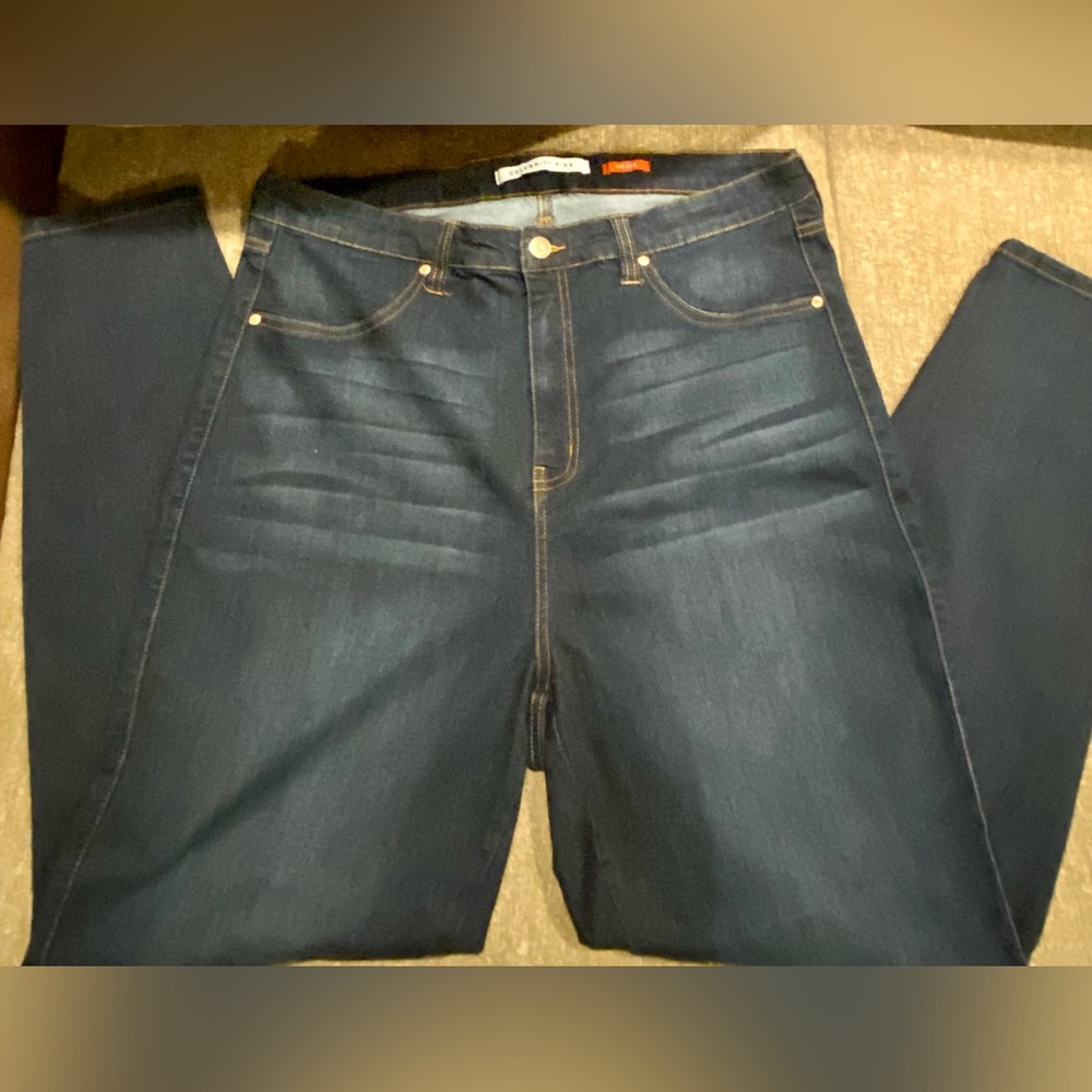 NWOT Celebrity Pink "The Deb" Skinny Jeans - Picture 4 of 7